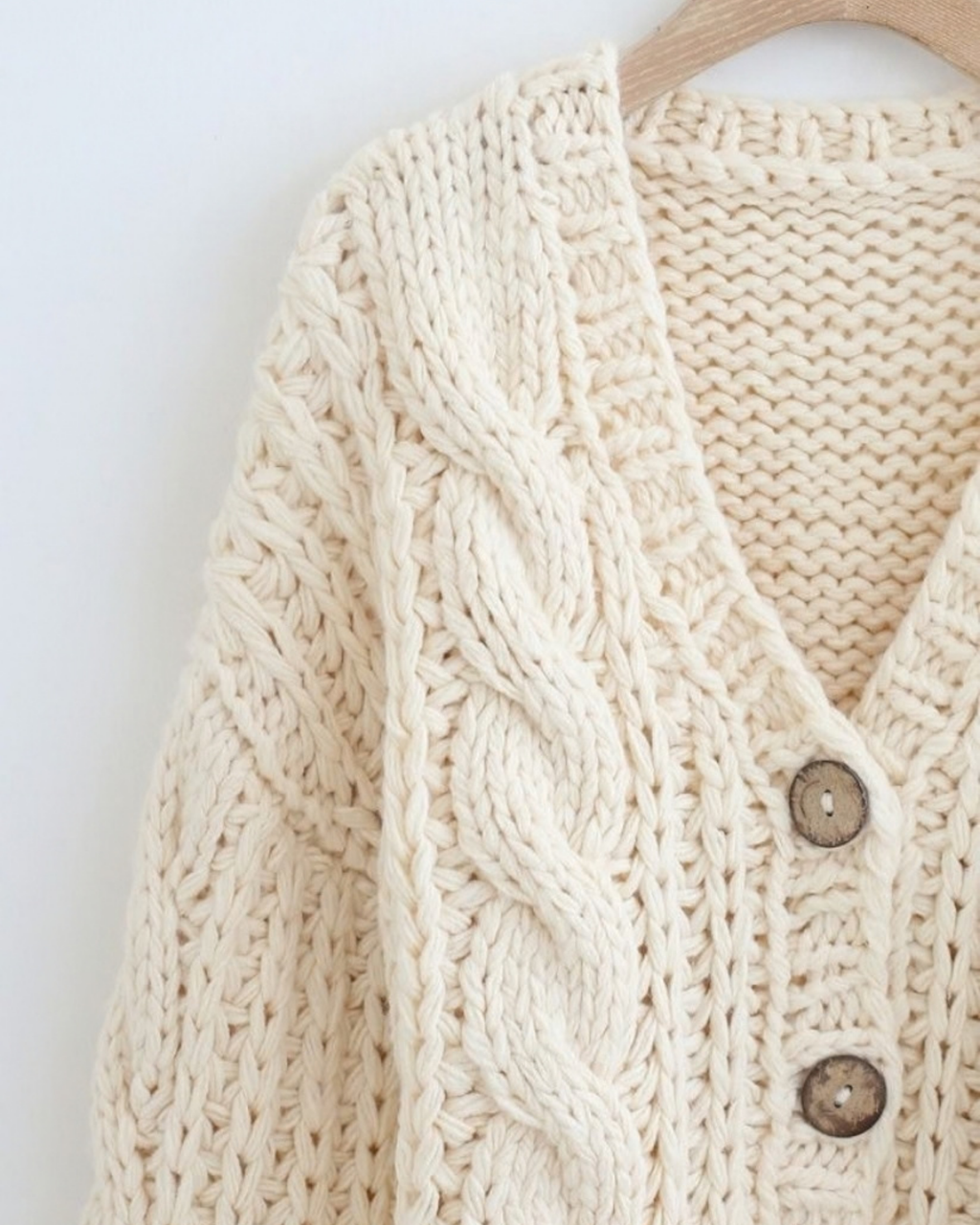 Women's Cream Cable Crochet Cropped V-Neck Cardigan