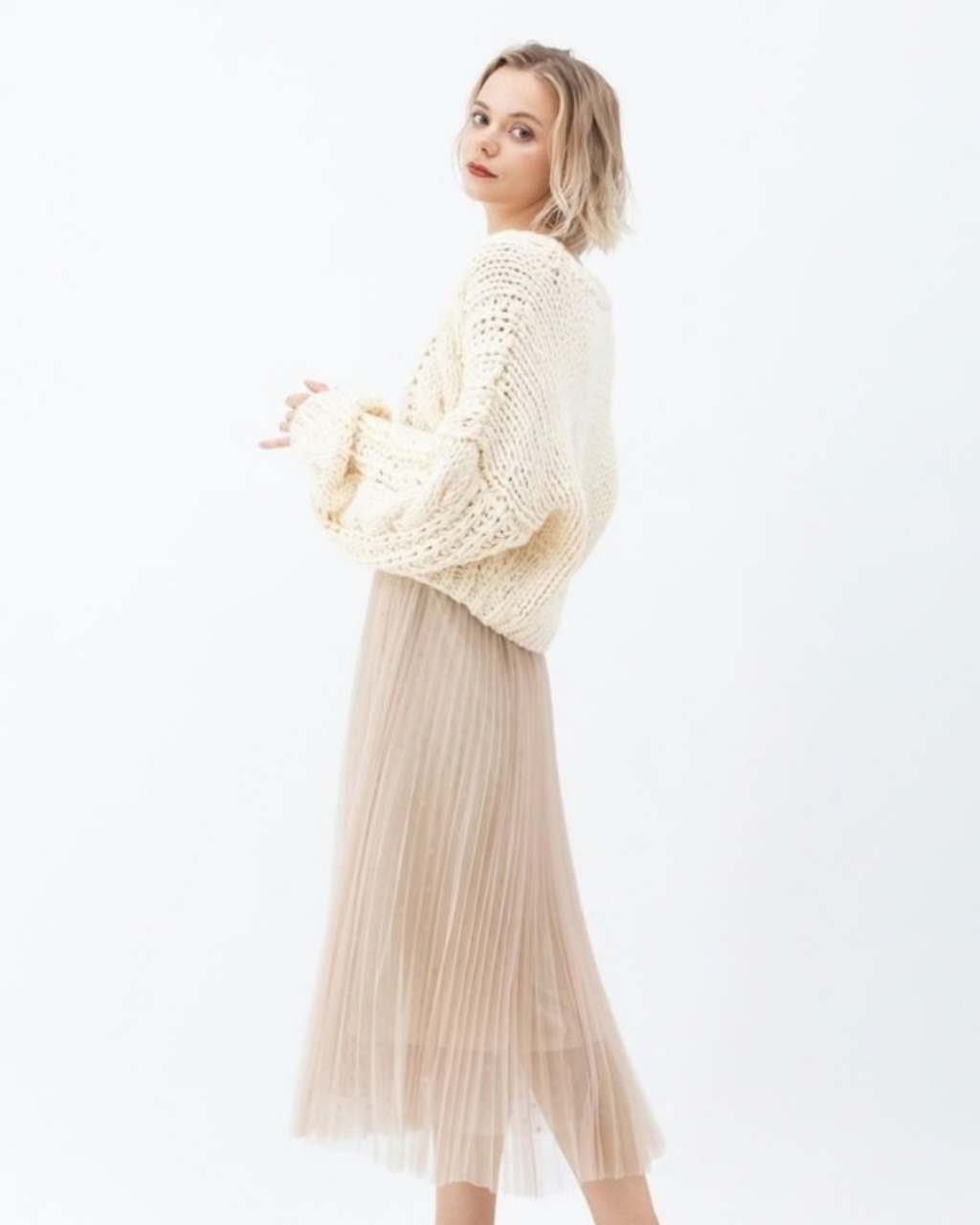 Women's Cream Cable Crochet Cropped V-Neck Cardigan